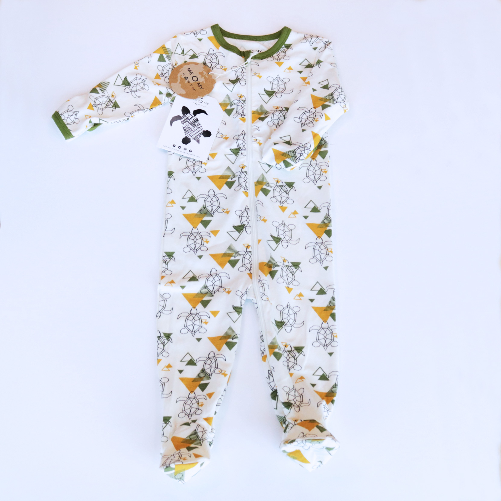 Pyjama coton bio bébé vert avec un motif petits chiens - certifié GOTS