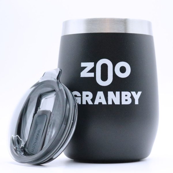 verre à vin noir isolé - Zoo de Granby
